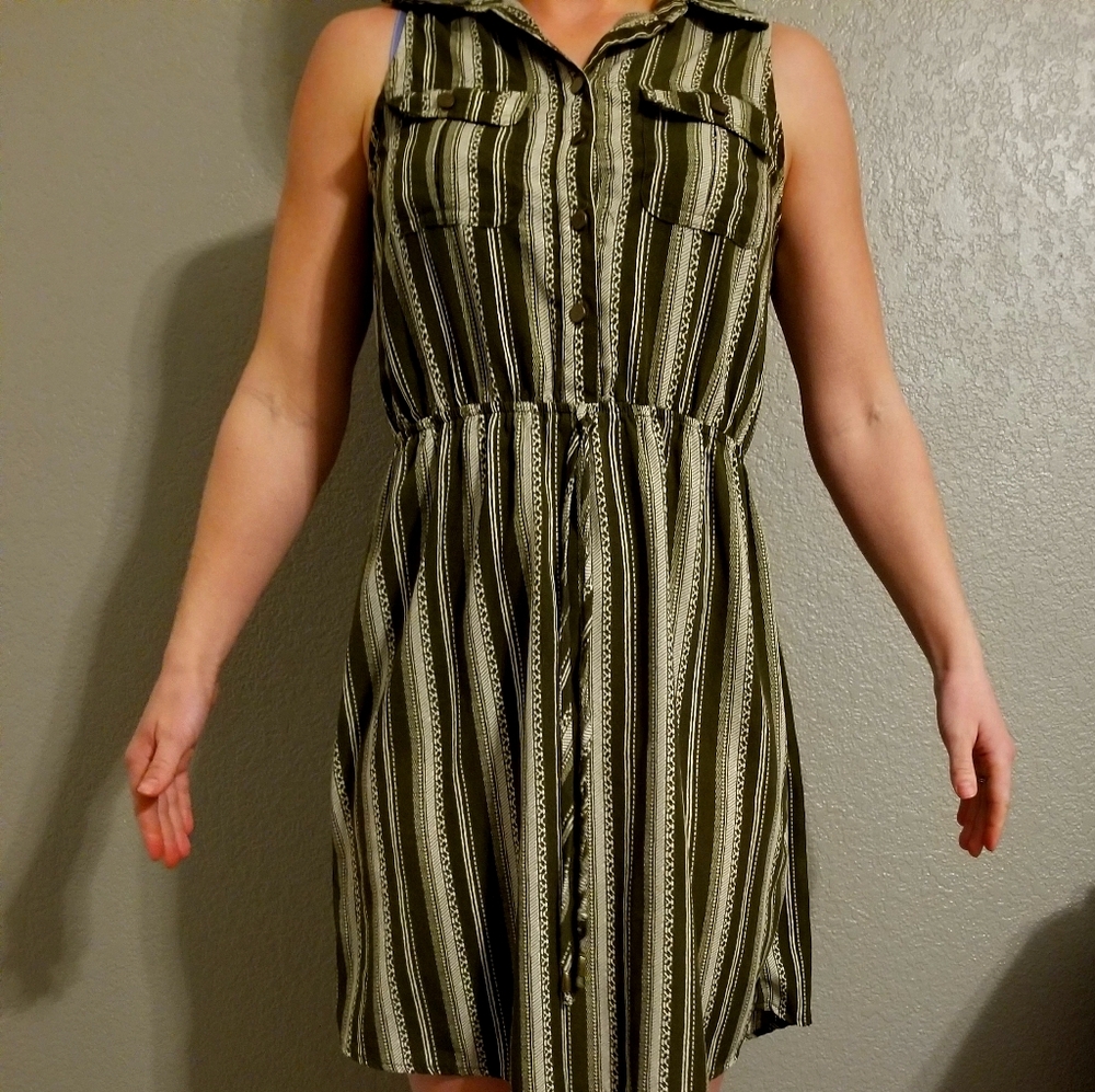 Bebop collared sleeveless print dress